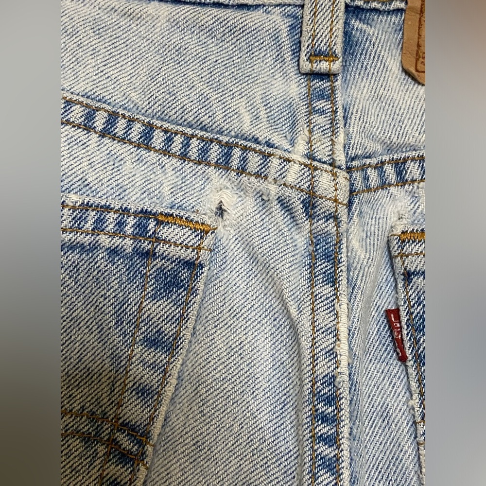 Vintage Levi's 521 Jeans, Womens Size 6S Tapered Leg, MOM Jeans, Acid Washed - Picture 6 of 7
